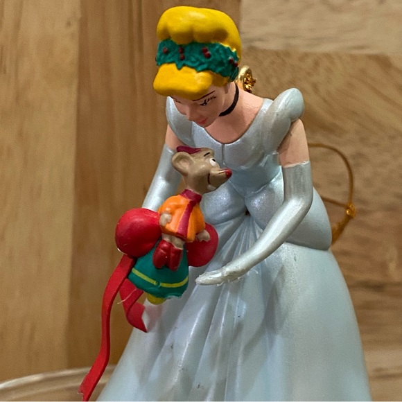 Vintage Disney Cinderella Grolier First Issue Christmas Ornament - Picture 10 of 15